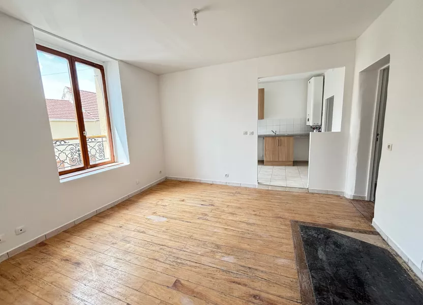 Flat Grande Rue in Nogent-l'Artaud