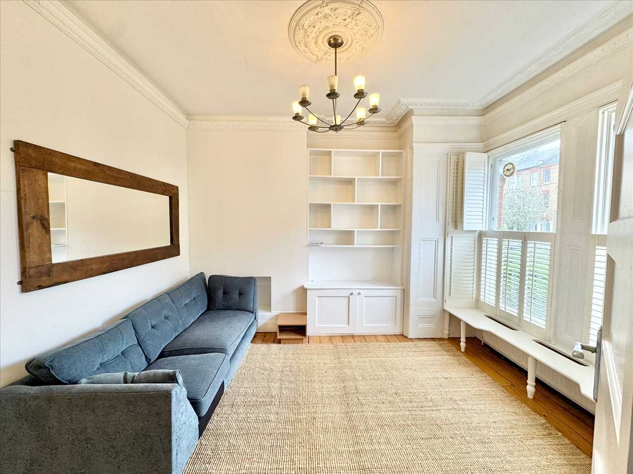 Flat Dalmeny Road in Greater London
