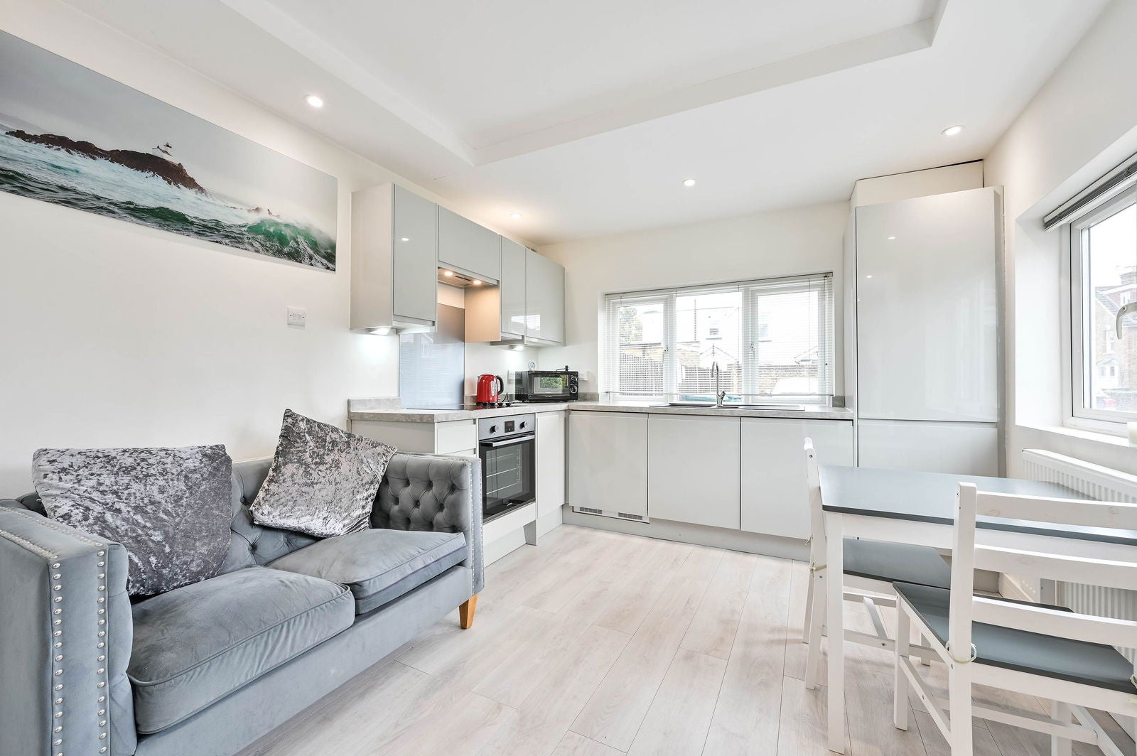 Flat Eton Court in Borough of Spelthorne