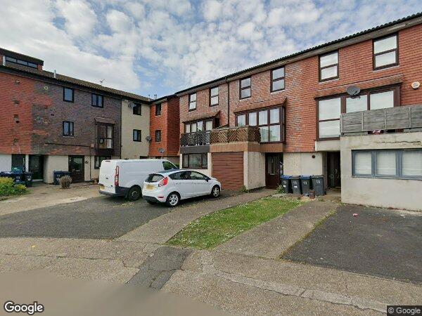 Room Coniston Close in Greater London