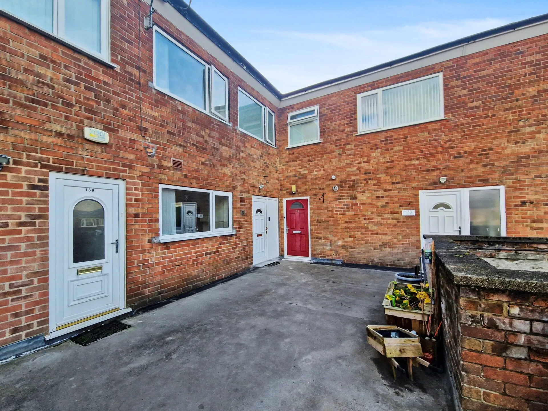 Flat Randale Drive in Bury
