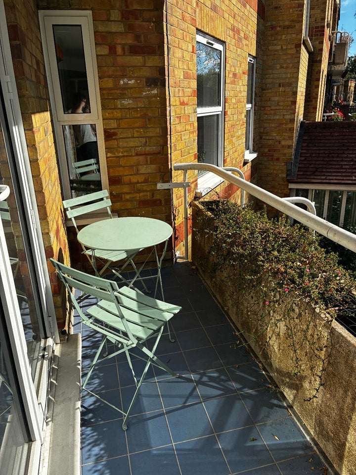 Flat Robert Lowe Close in Greater London