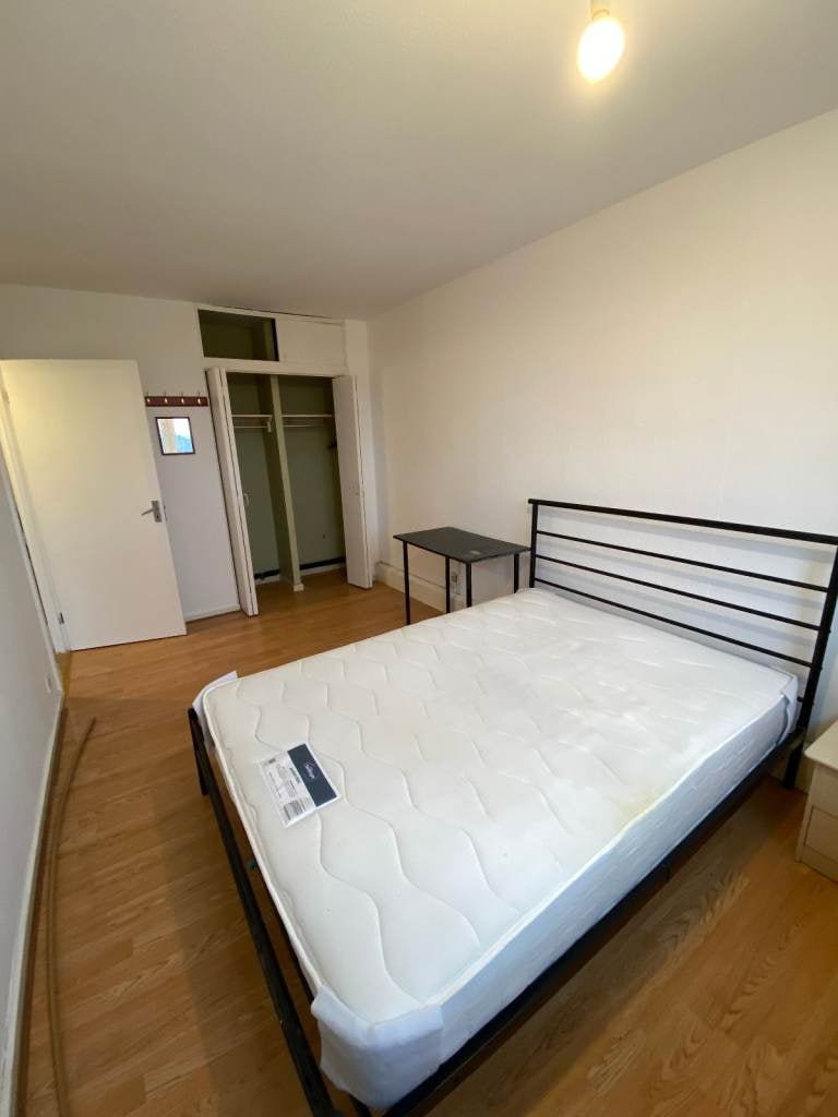 Flat Ludovick Walk in Greater London