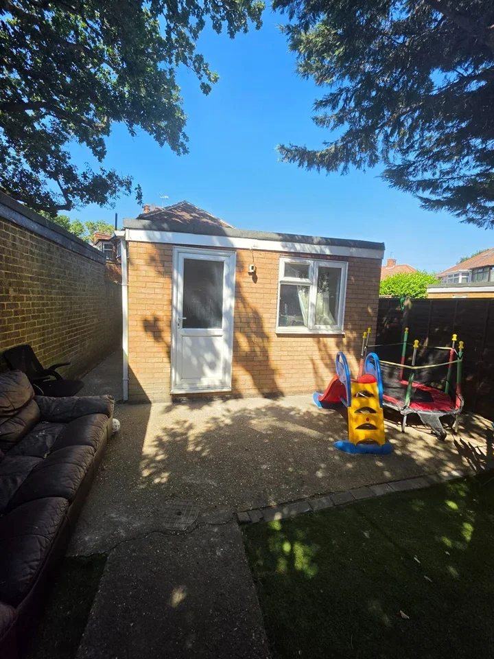 Flat Pine Tree Close in Greater London