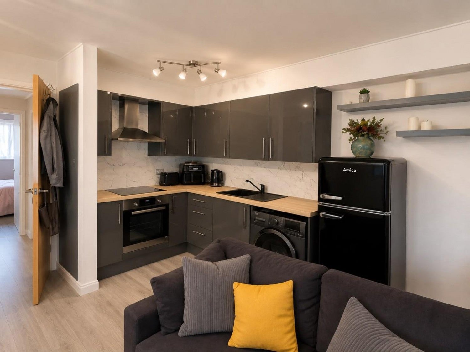 Flat Grace Close in Greater London