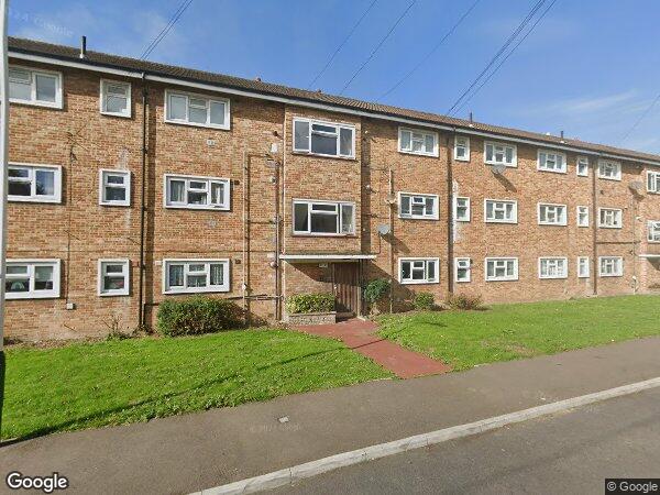 Flat Rush Green Gardens in Greater London