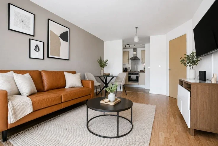Flat Mortimer Square in Milton Keynes