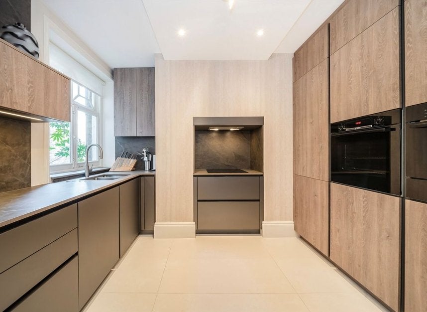 Flat Abingdon Villas in Greater London