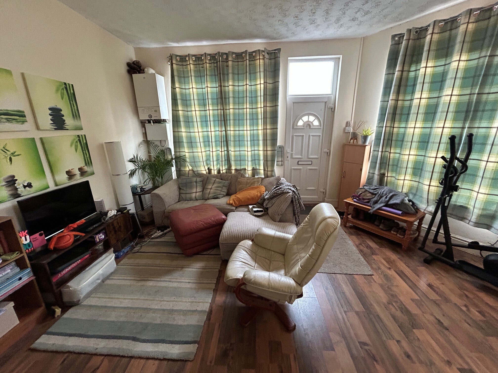 Flat Clifton Road in Halesowen