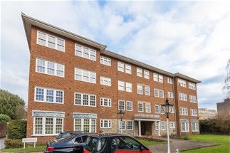 Flat Wimbledon Park Side in Greater London
