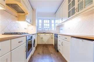 Flat Wimbledon Park Side in Greater London