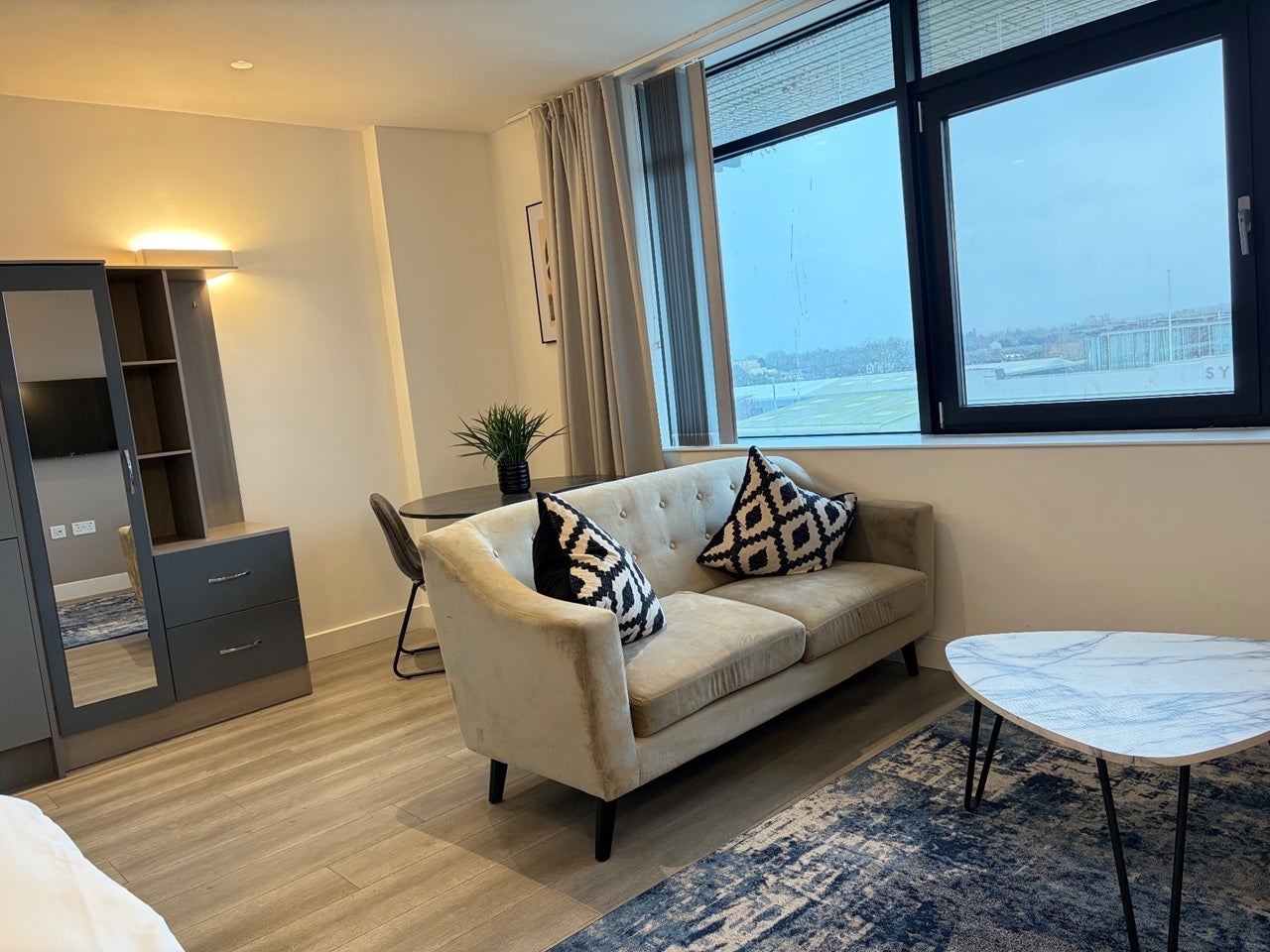 Flat Great West Road in Greater London