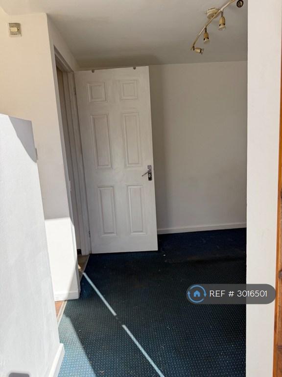 Flat Milton Road in Luton