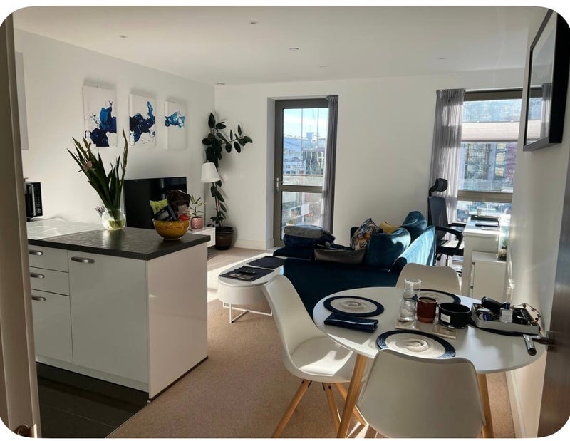 Room Olympic Way in Greater London