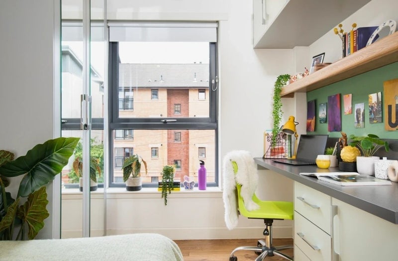 Room Kelvinhaugh Street in Glasgow