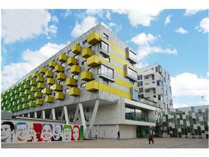 Flat Barking Town Square in Greater London