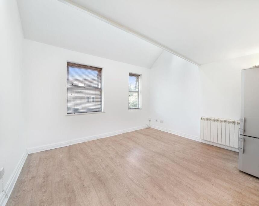 House Elmgreen Close in Greater London