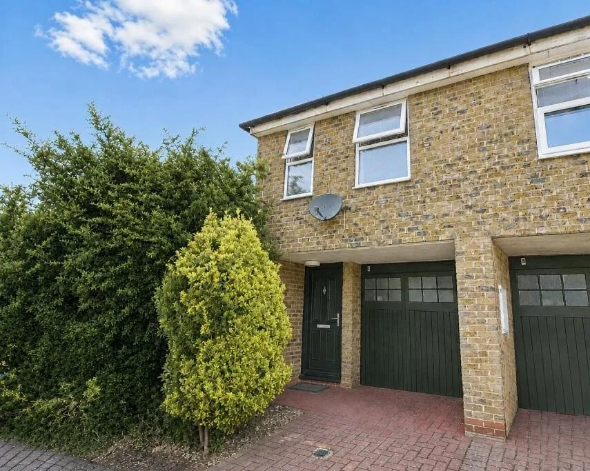 House Elmgreen Close in Greater London