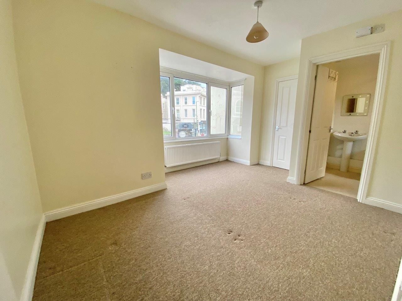 Flat Torwood Street in Torquay