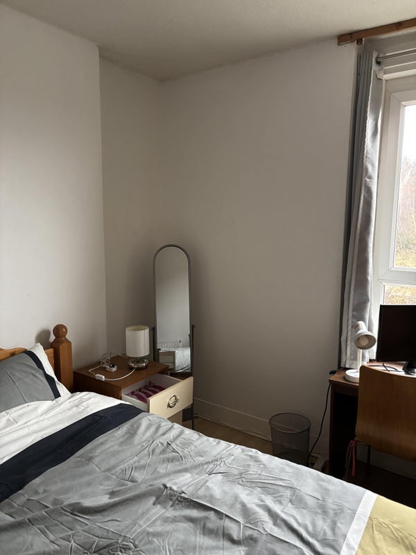 Room Royston Road in Glasgow