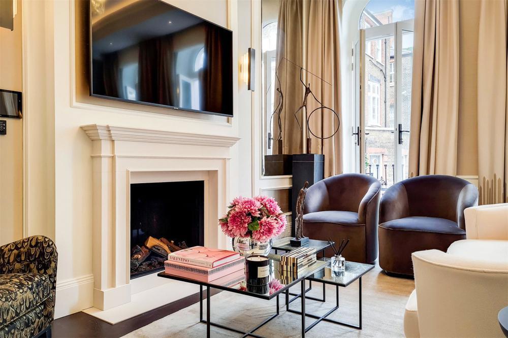 Flat Prince of Wales Terrace in Greater London