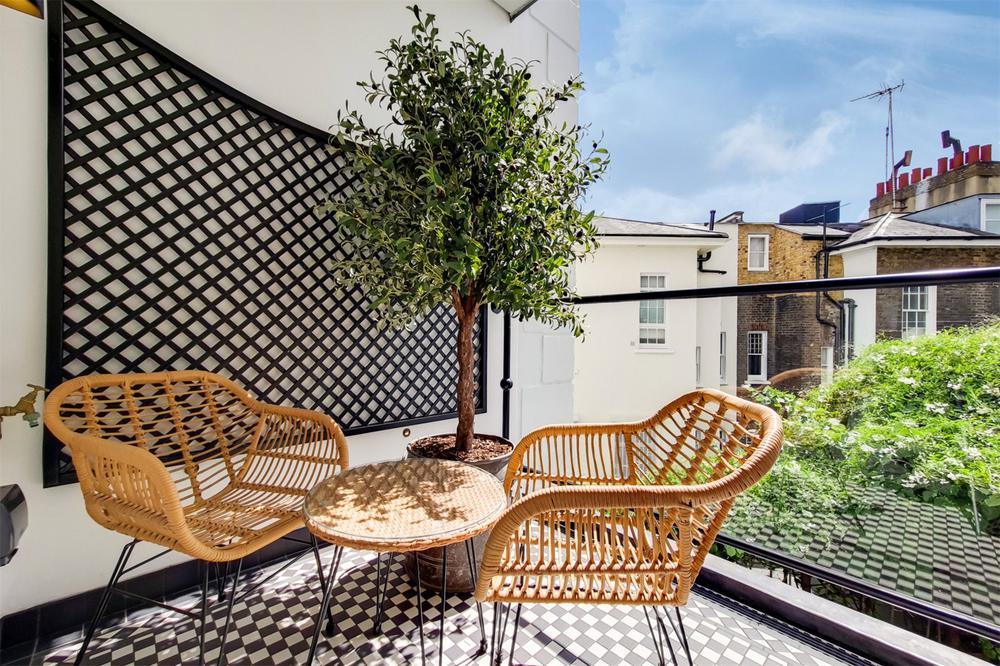 Flat Prince of Wales Terrace in Greater London