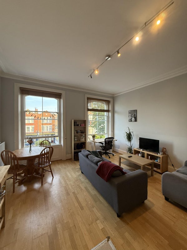 Room Nightingale Lane in Greater London