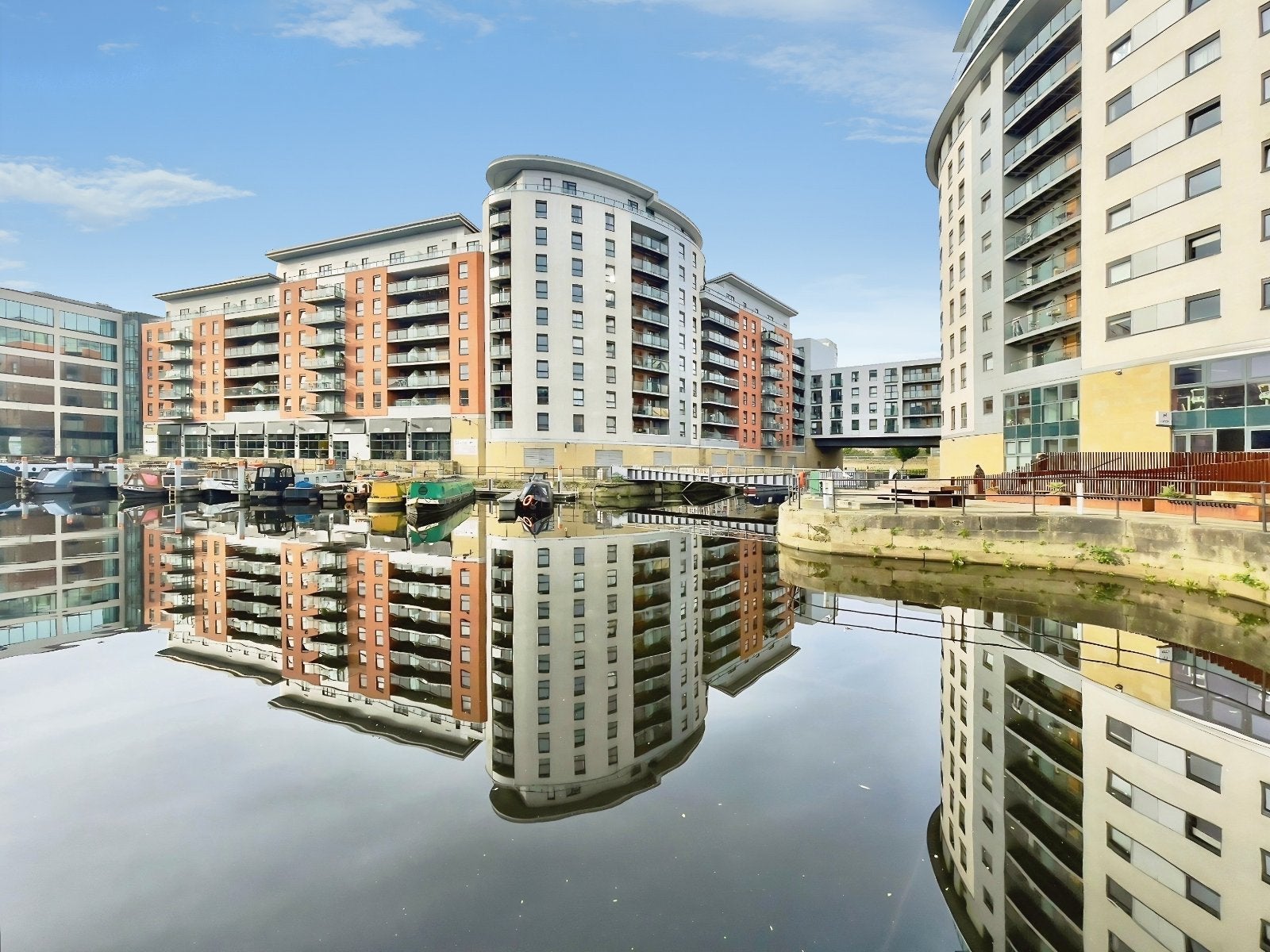 Flat Armouries Way in Leeds
