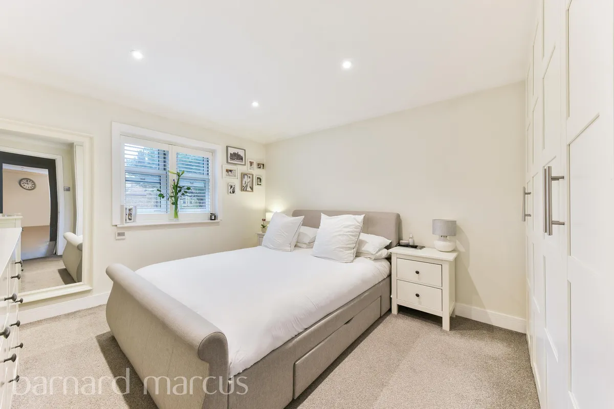 Flat Kingswood Terrace in Greater London