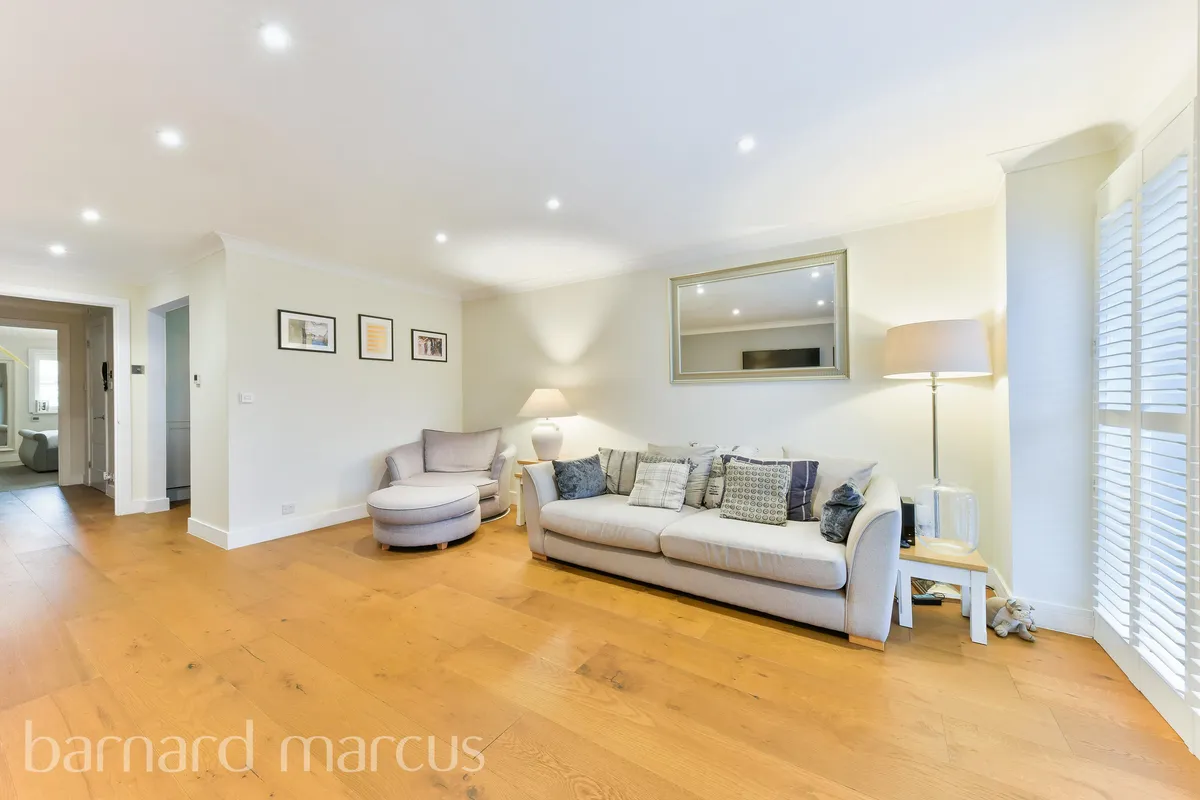 Flat Kingswood Terrace in Greater London