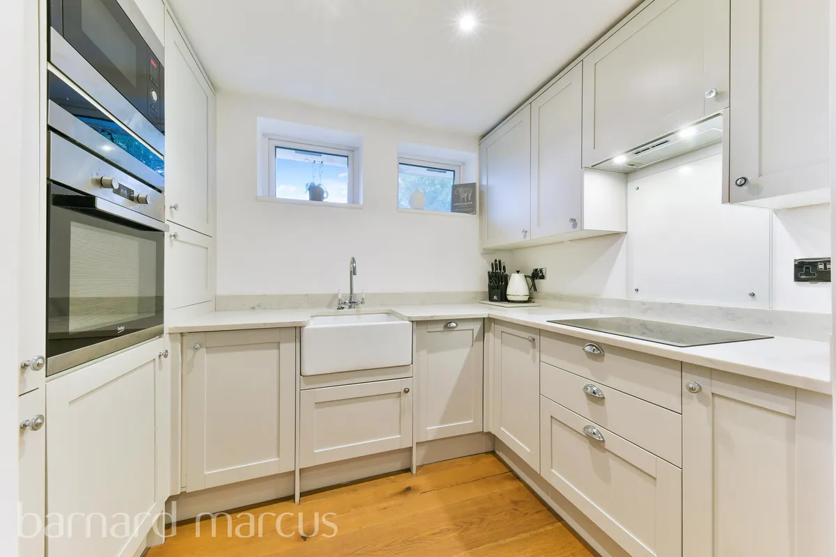 Flat Kingswood Terrace in Greater London