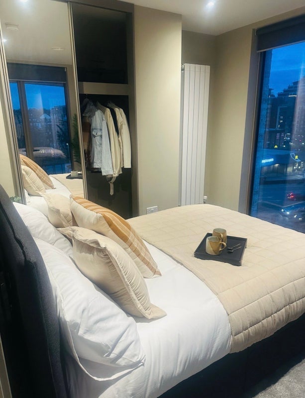 Room Juniper Drive in Greater London