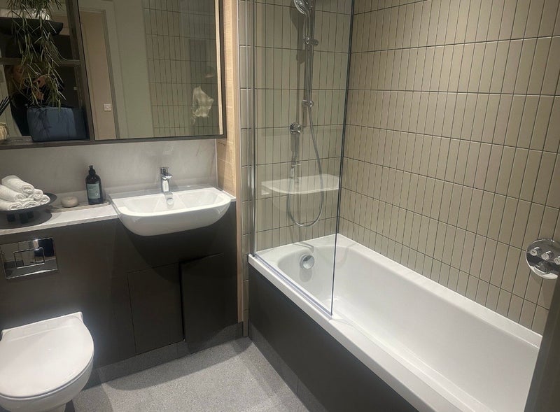 Room Juniper Drive in Greater London