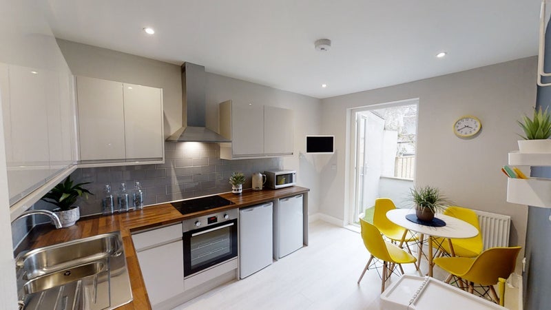 Room Quantock Road in Bristol