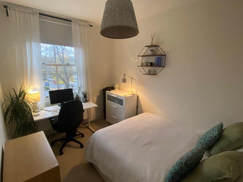 Room Albion Way in Greater London