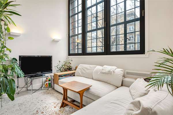 Flat Richmond Road in Greater London