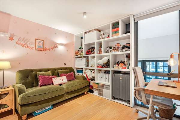 Flat Richmond Road in Greater London
