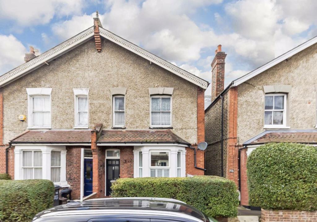 Flat Dudley Road in Greater London