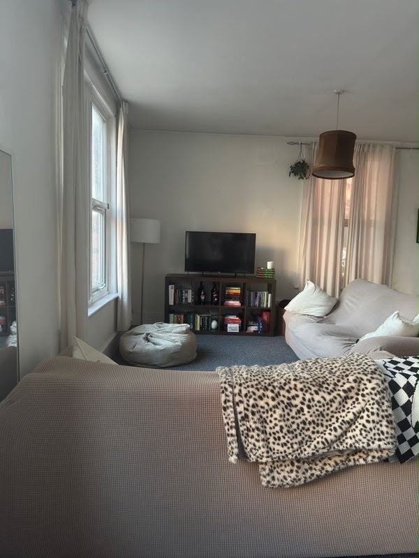 Room Saint John's Hill in Greater London
