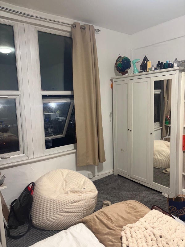 Room Saint John's Hill in Greater London