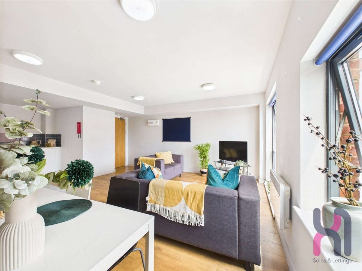 Room Chatham Place in Liverpool