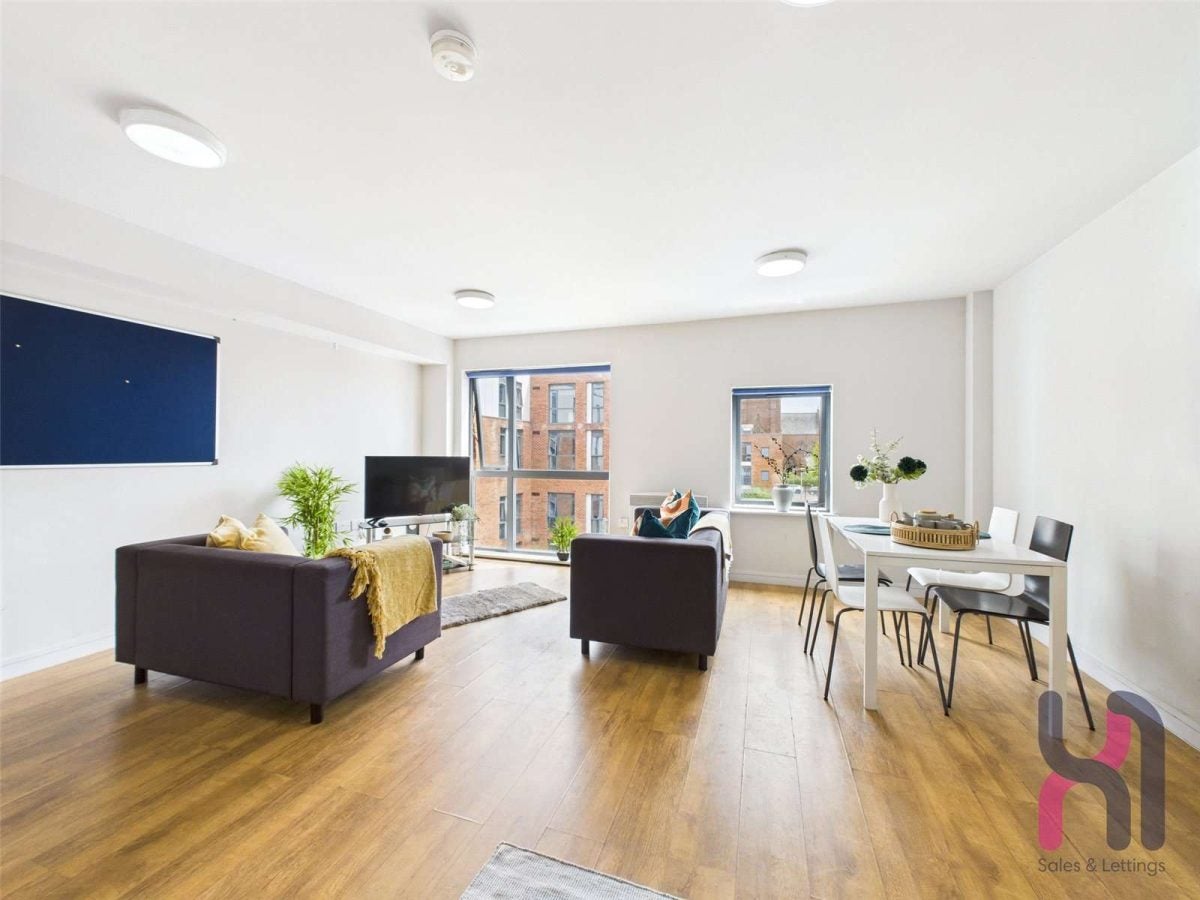 Room Chatham Place in Liverpool