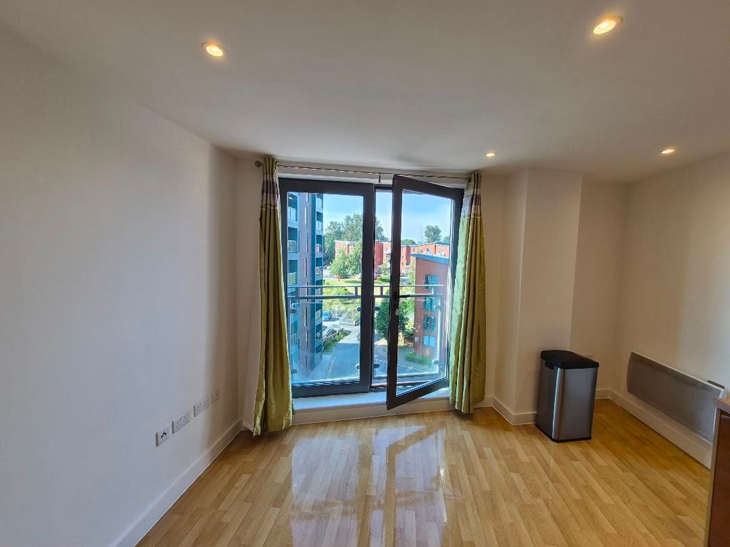 Flat South Accommodation Road in Leeds