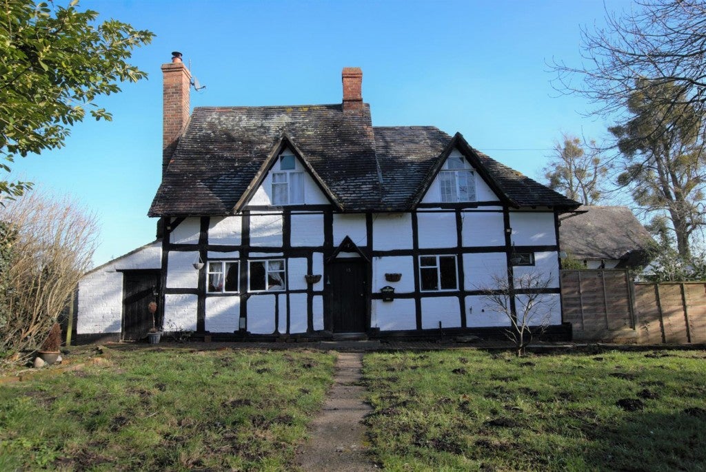 House Court Drive in Tewkesbury