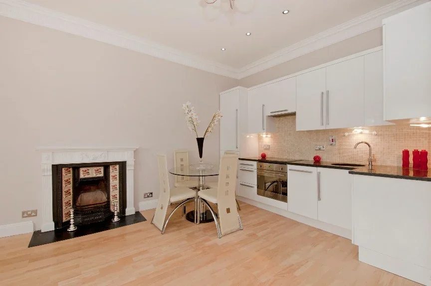 Flat Belsize Park Gardens in Greater London
