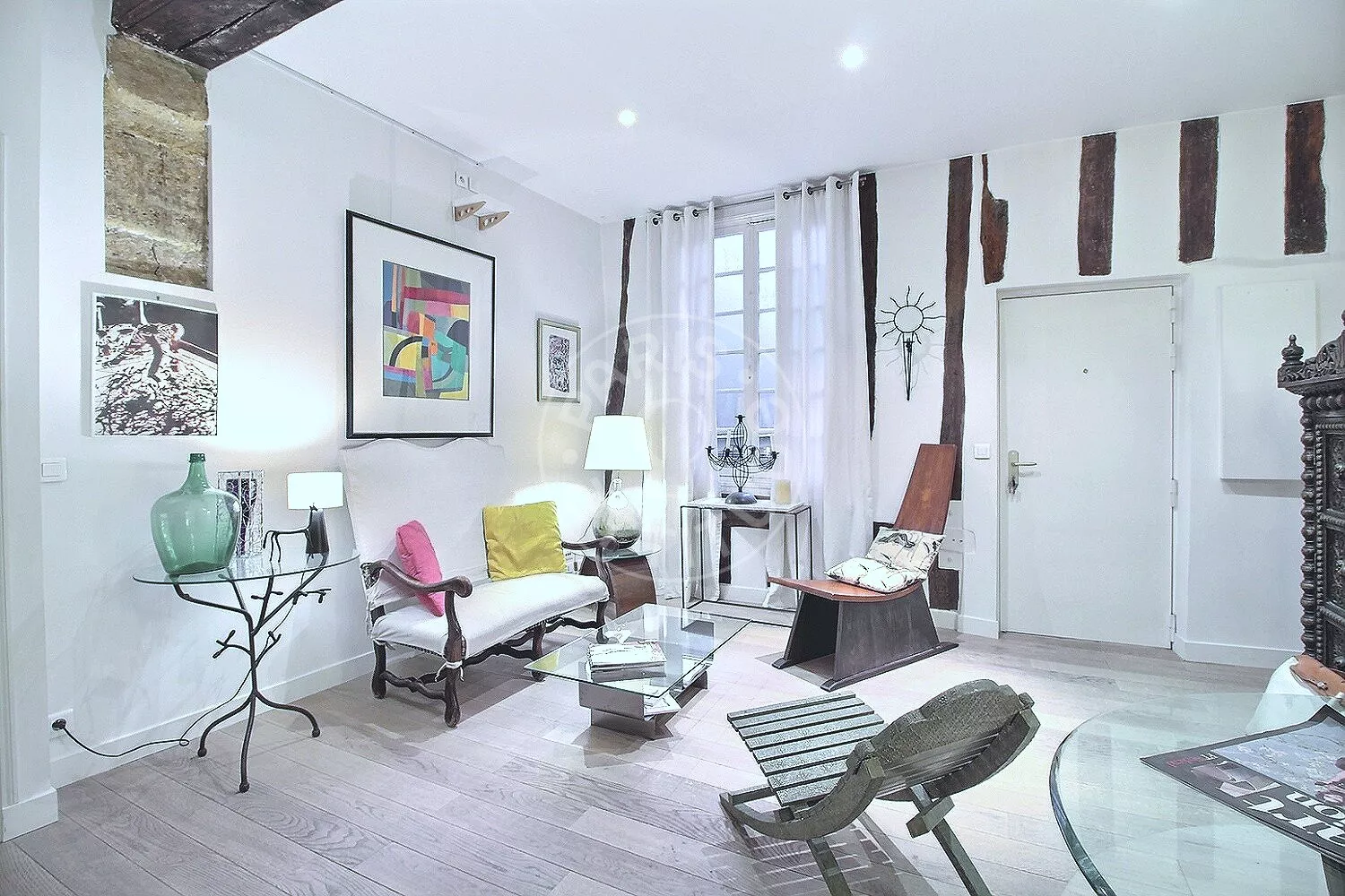 Flat Rue du Grenier Saint-Lazare in Paris
