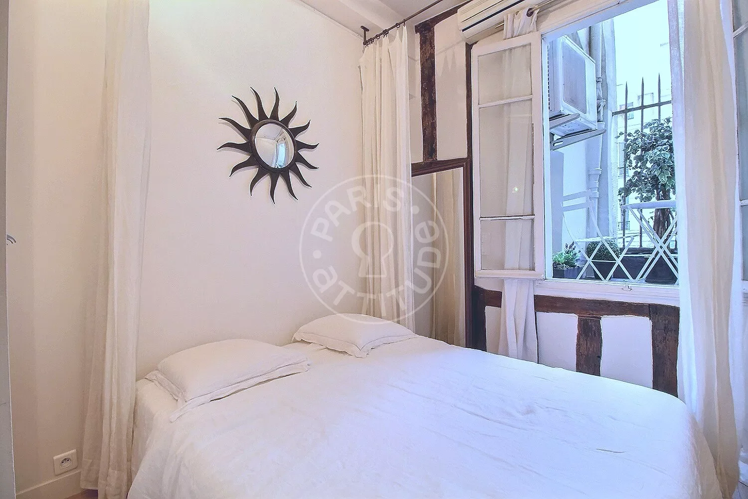 Appartement Rue du Grenier Saint-Lazare à Paris