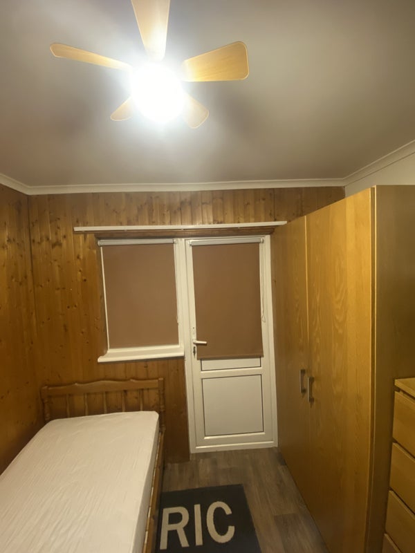 Room Northern Road in Slough