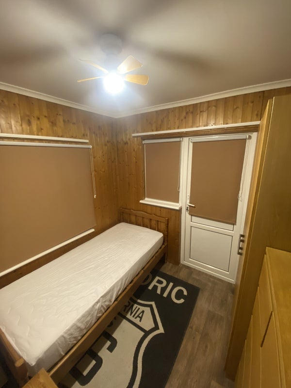 Room Northern Road in Slough