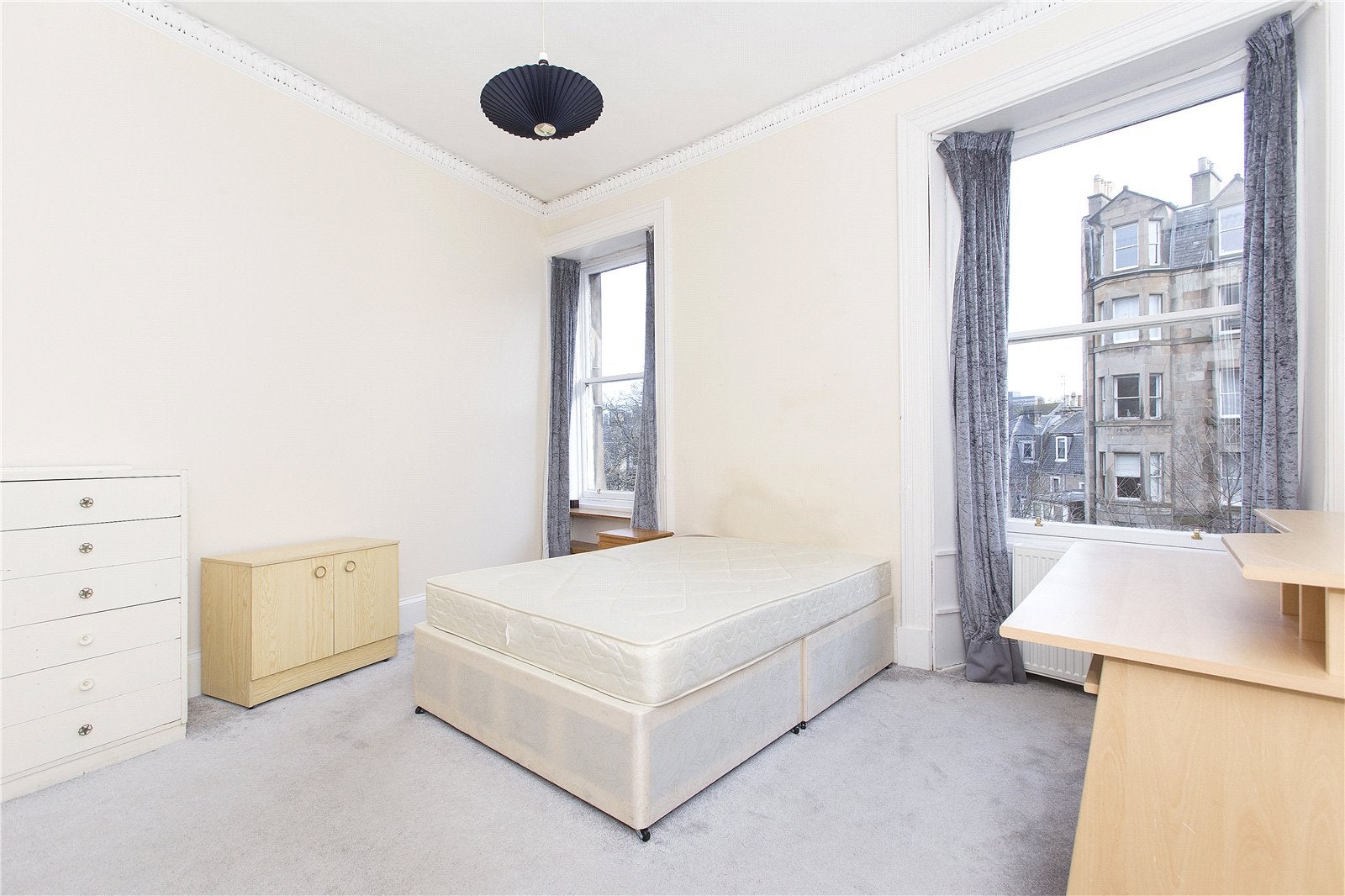 Flat Marchmont Crescent in City of Edinburgh